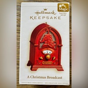 2006 Hallmark Keepsake “A Christmas Broadcast” Magic sound, music light ornament